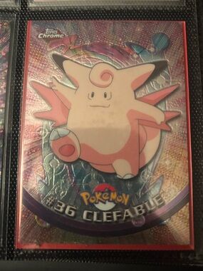 Topps Chrome Pokémon Clefable Pink Red Holo Trading Card